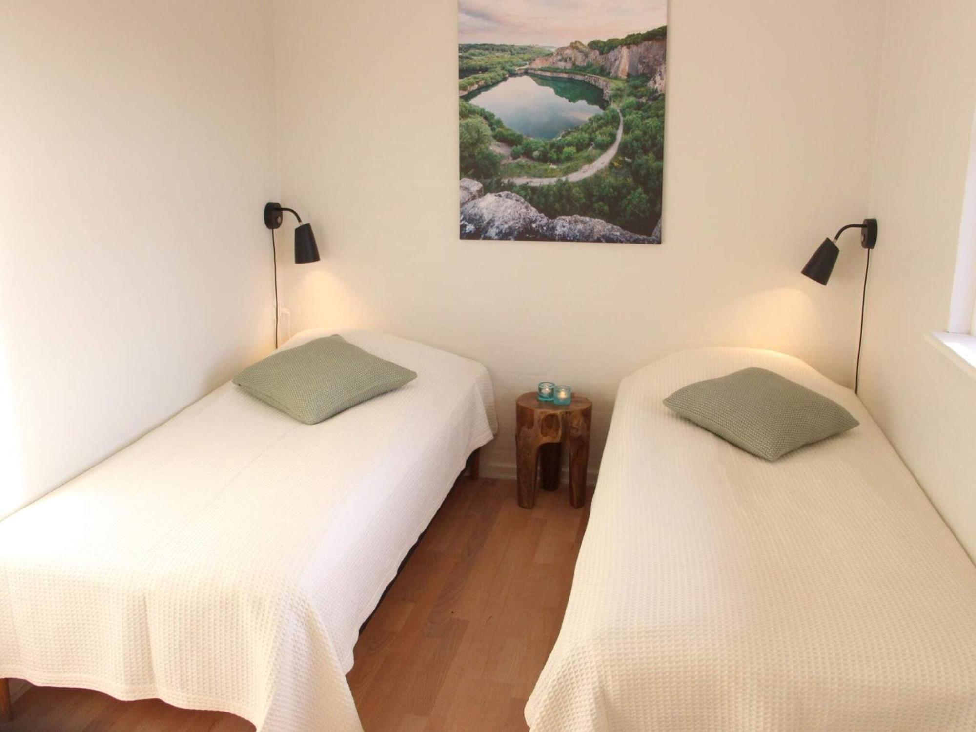 4 Person Holiday Home In R Nne รอนเน ภายนอก รูปภาพ